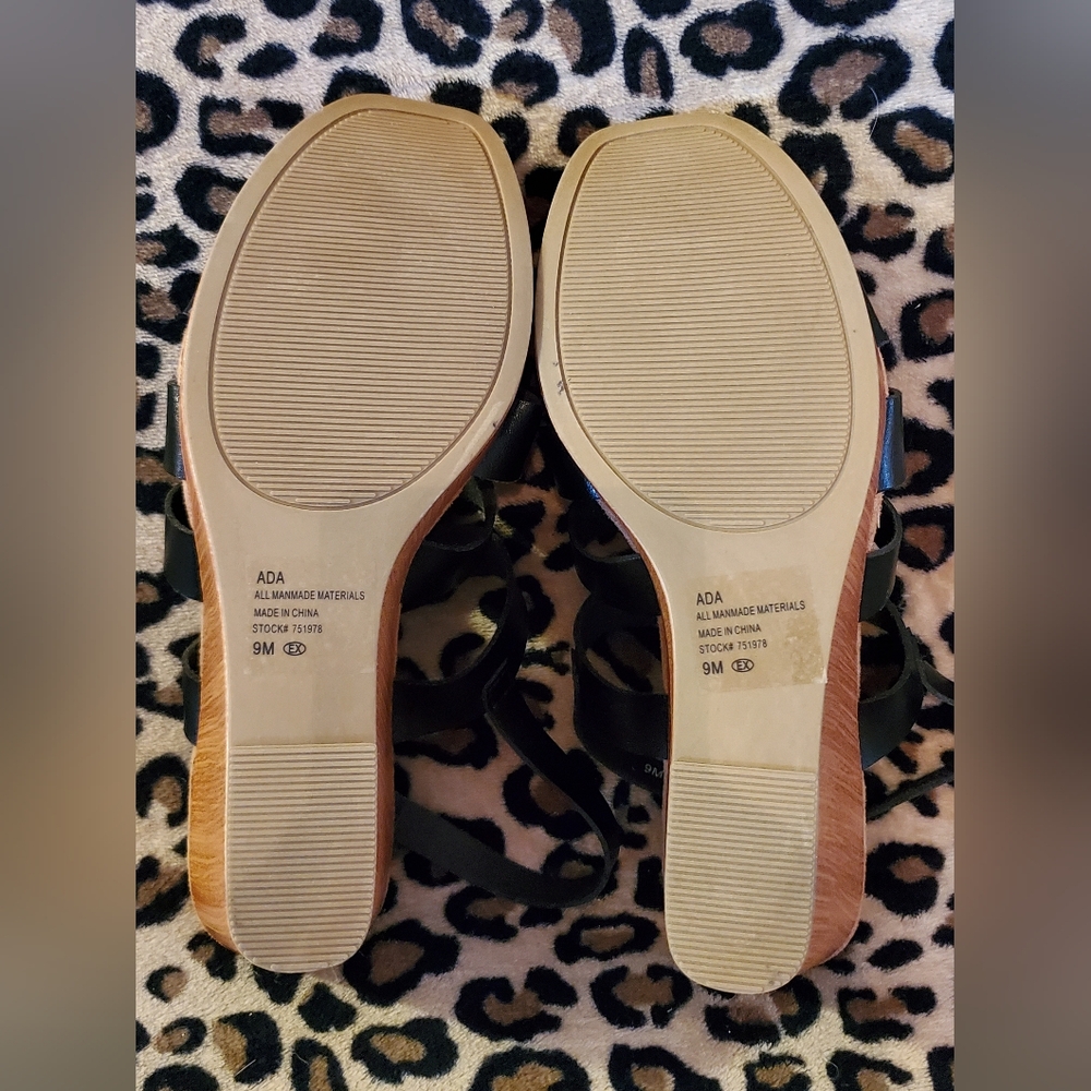 Jellypop Memory Foam Wedge Platforms 9M Black Strappy Sandal Black 4" Heel NWT - Picture 7 of 11